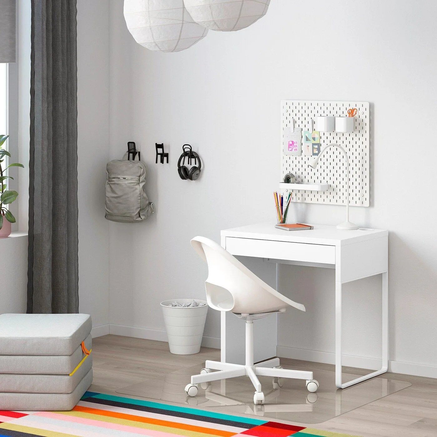 white desk and white office chair