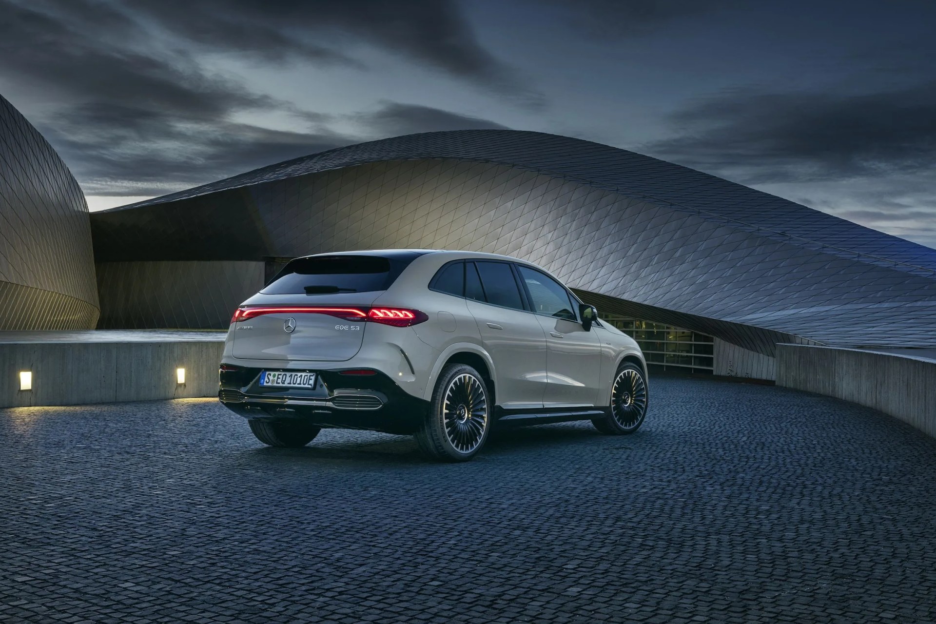 mercedes amg eqe suv