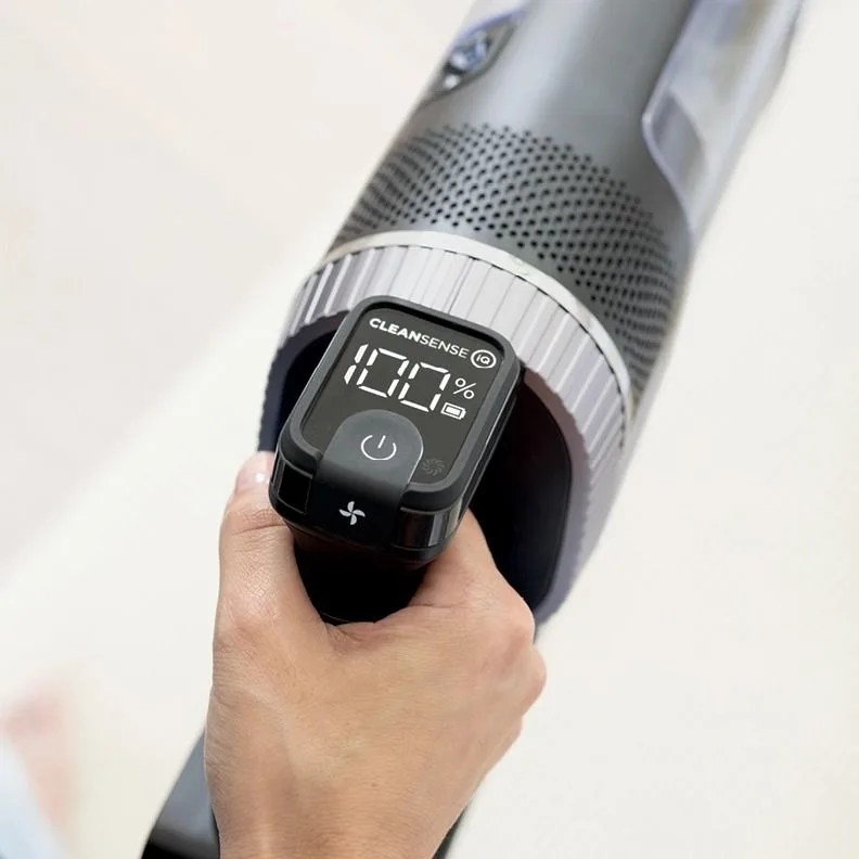 shark cordless vacuum battery percentage screen on handle