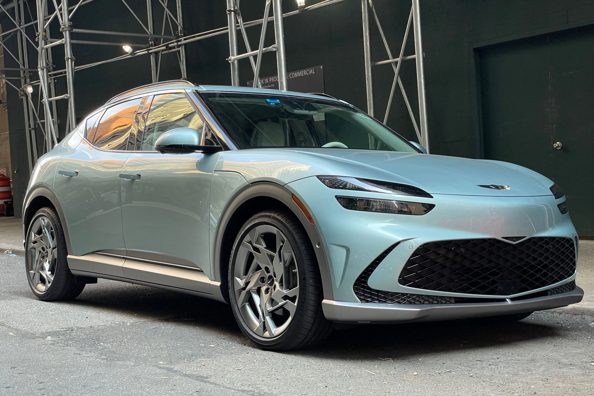 genesis gv60 mint green 2023