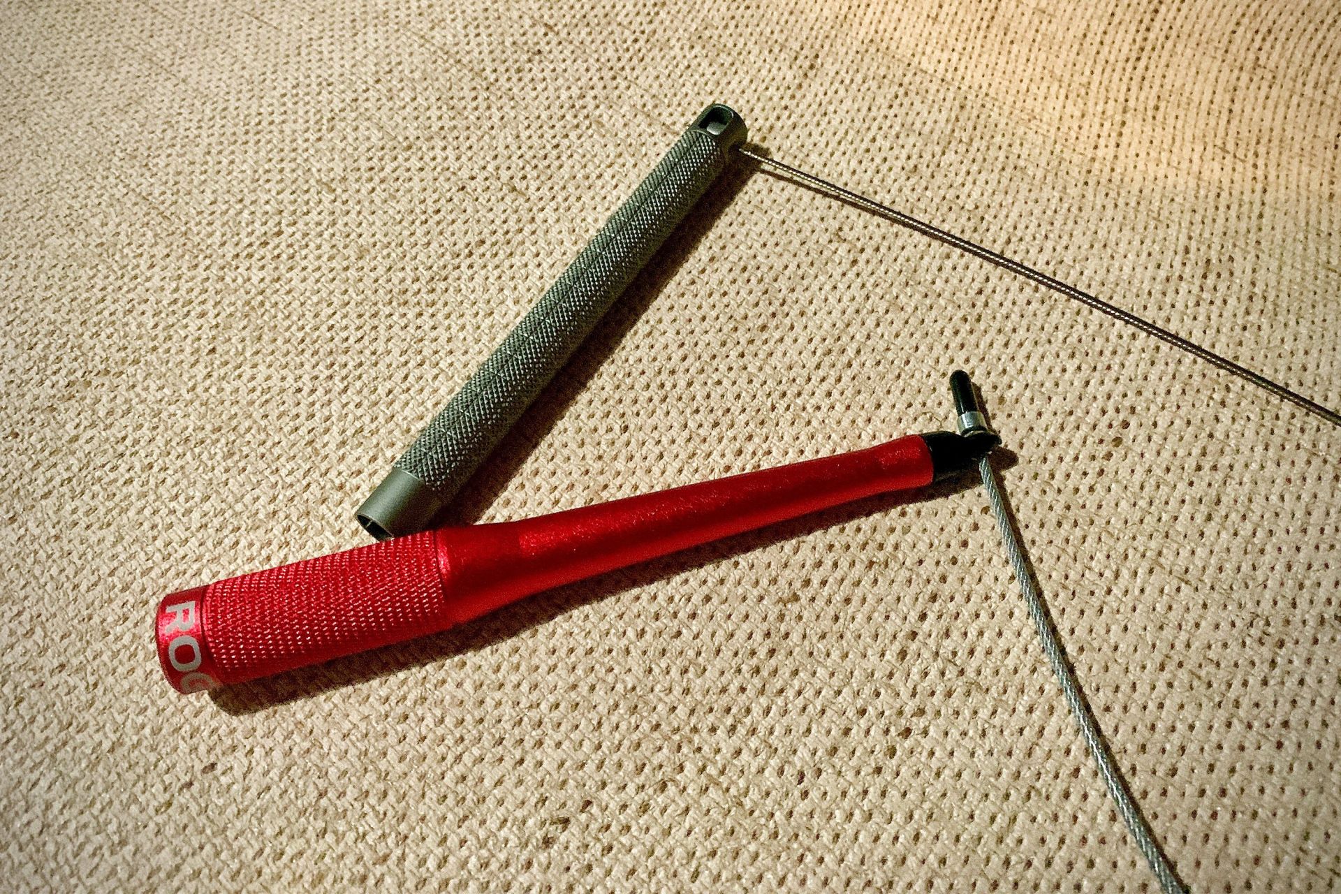 two handles on cable jump ropes