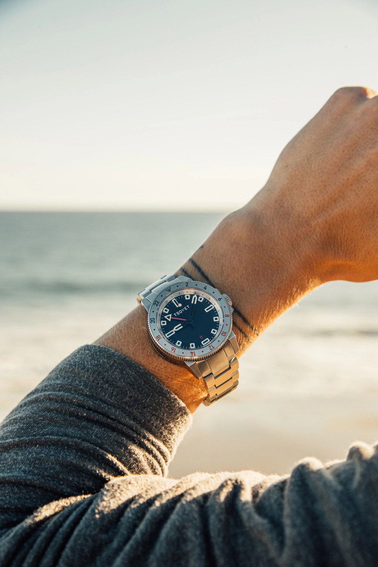tsovet smt dw42 gmt hybrid kinematic watch