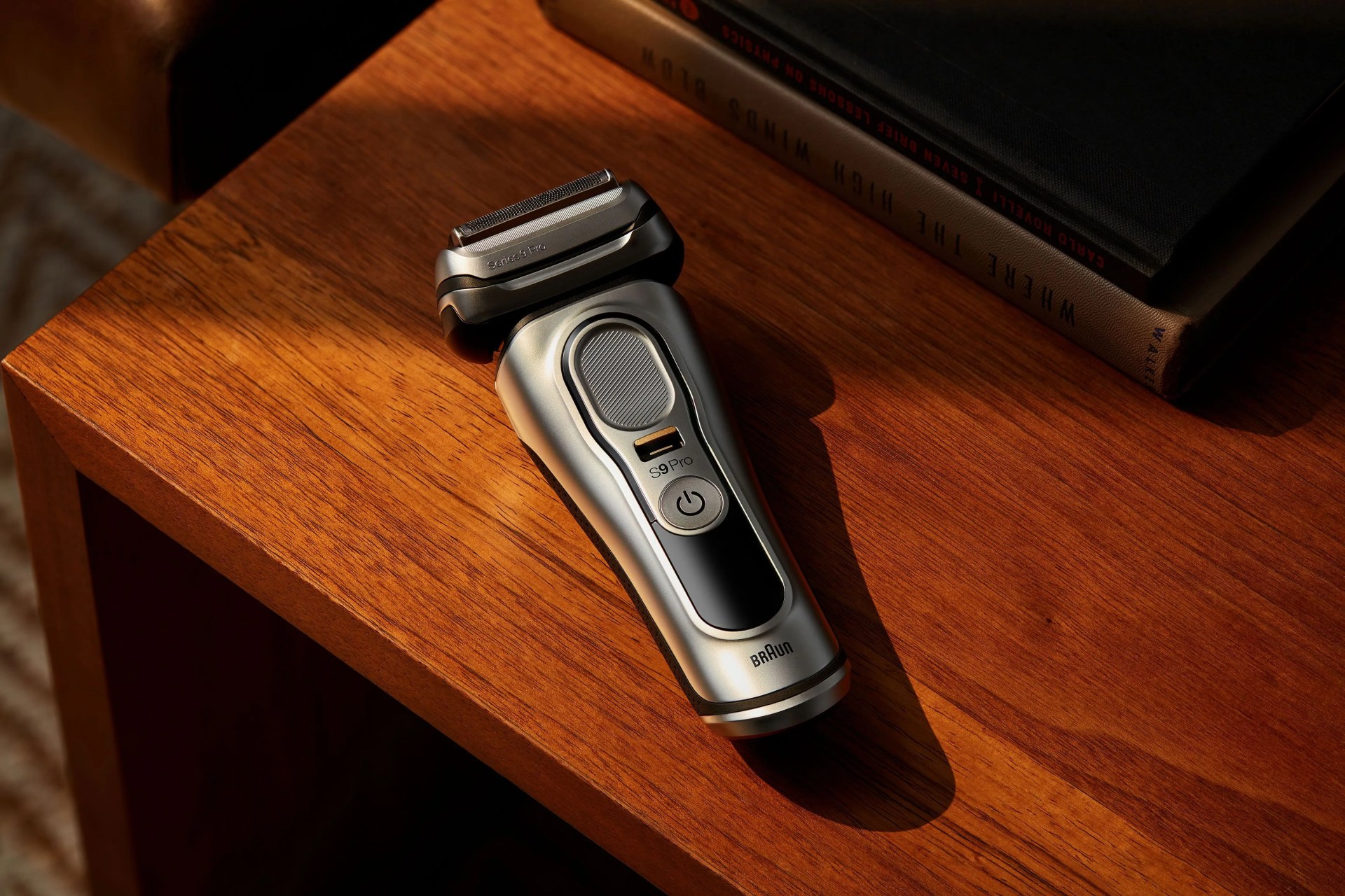 braun series 9 pro electric shaver with powercase