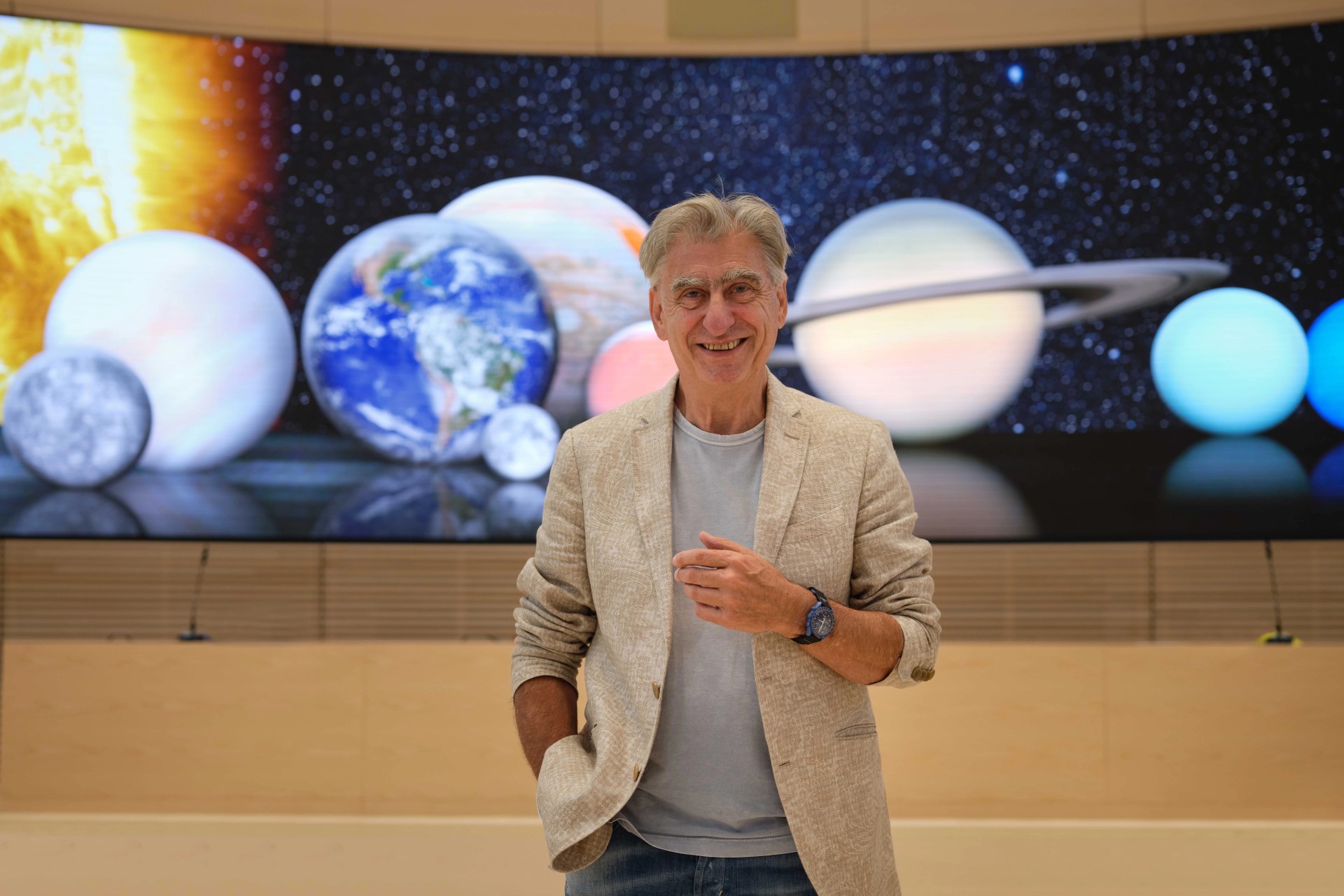 ceo of swatch group nick hayek junior