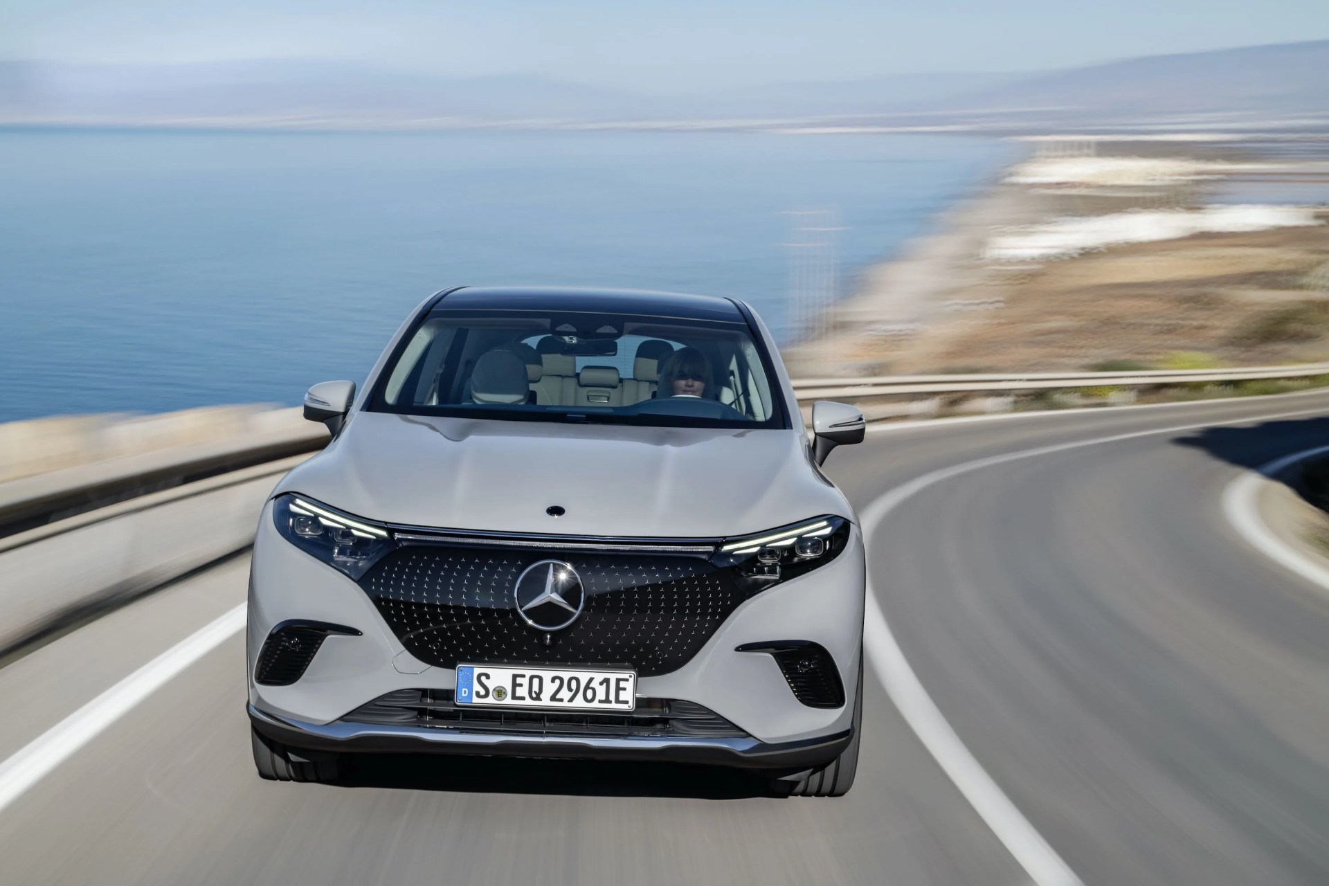 mercedes benz eqs suv