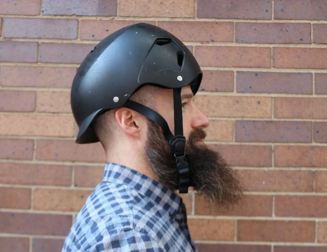 Helmet-Fails-Gear-Patrol-Backwards-2