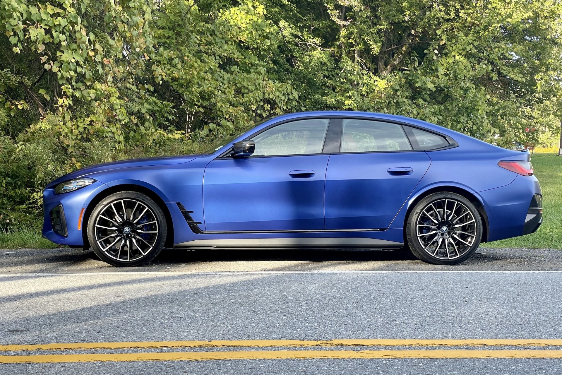bmw i4 2022 matte blue m50i