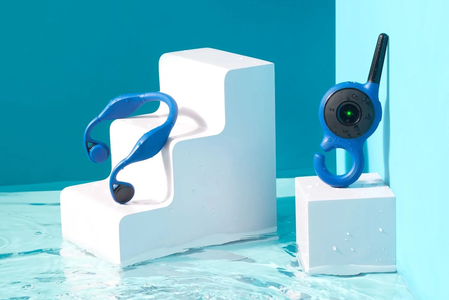 zygo solo headset, transmitter, stand, and case