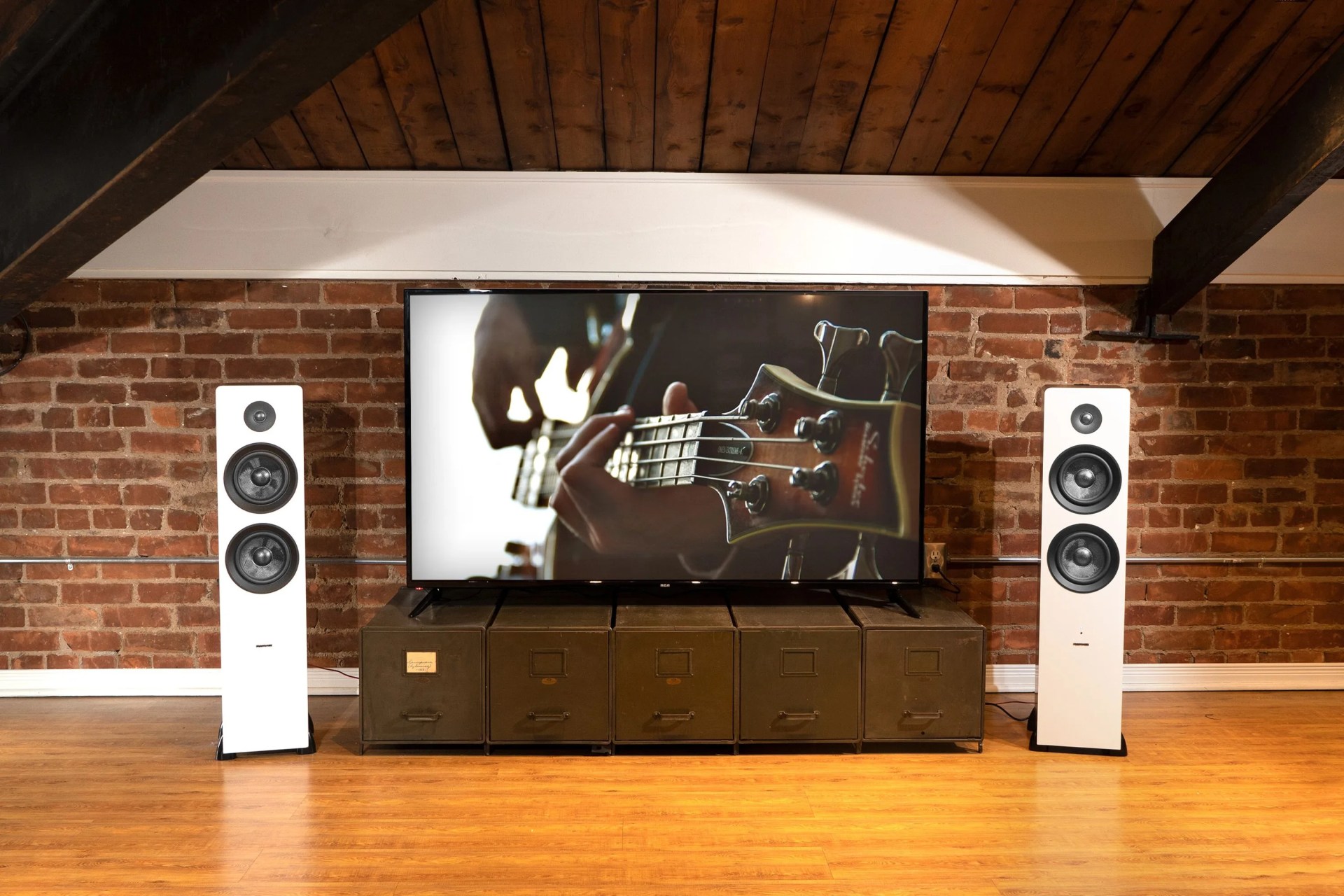 fluance floorstanding speakers