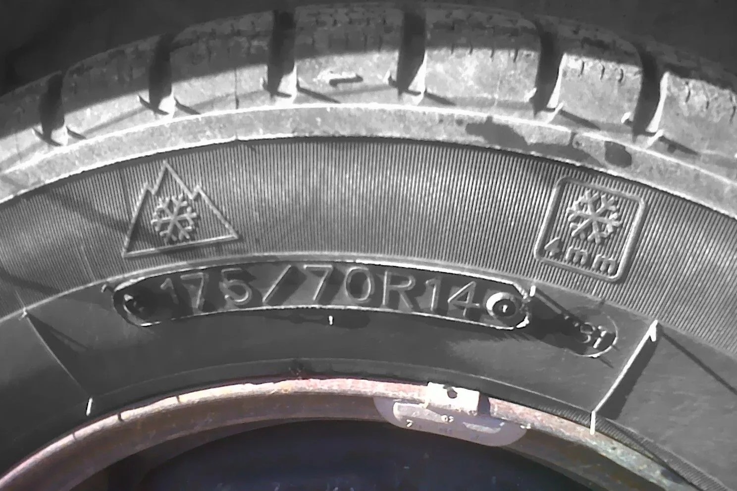 winter tire symbol