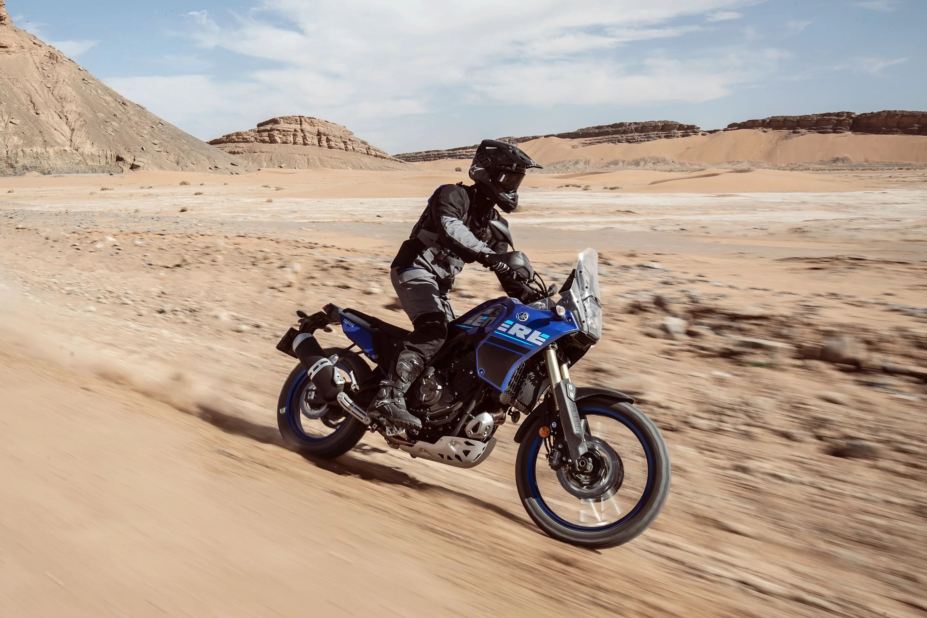 yamaha tenere 700 driving through the desert