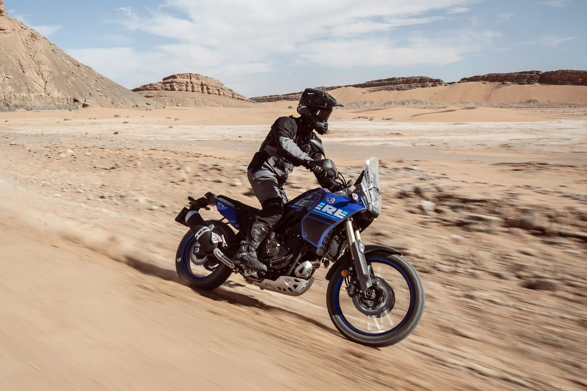 yamaha tenere 700 driving through the desert