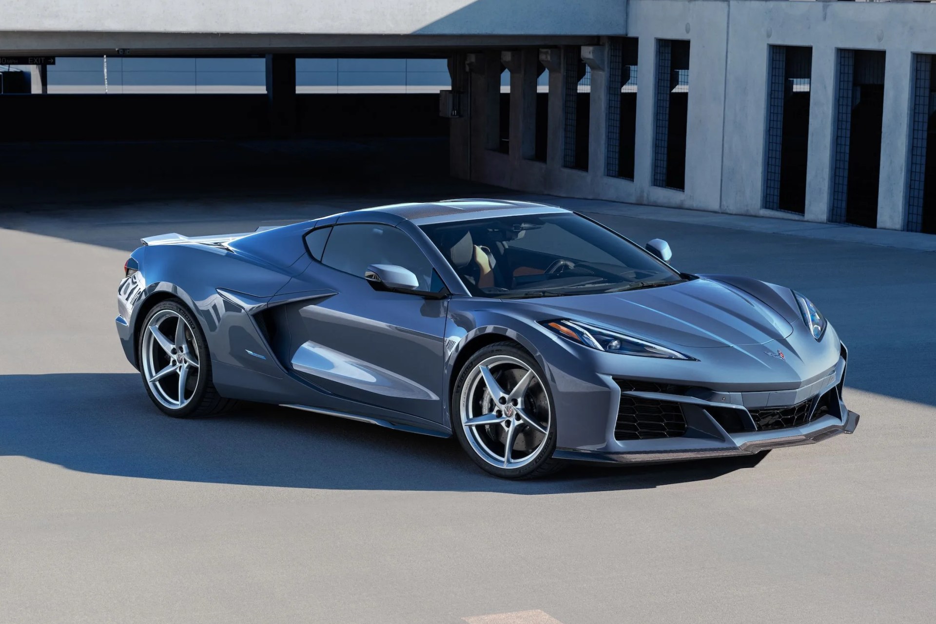 corvette e ray in a parking garage