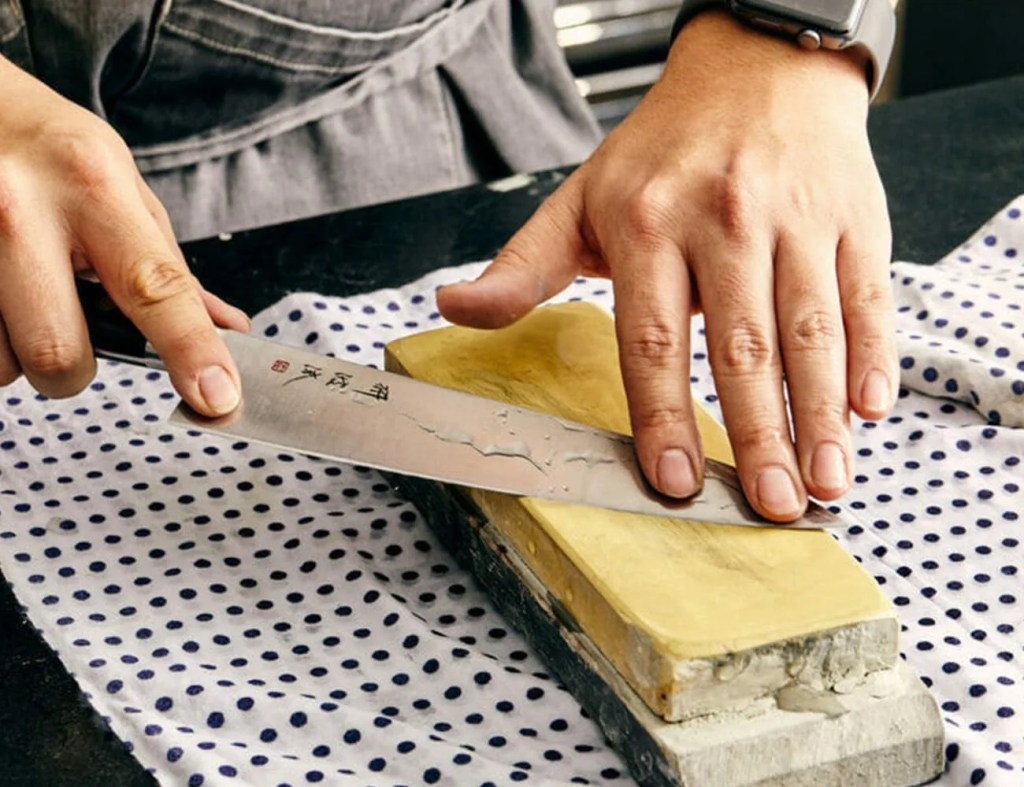 How-To-Take-Care-of-Your-Kitchen-Knife-gear-patrol-ambience-3