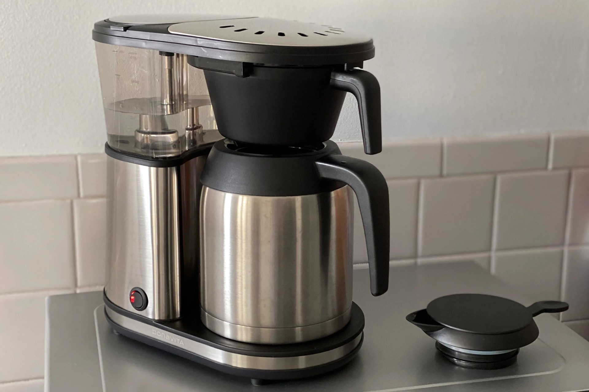 bonavita connoisseur 8 cup coffee maker brewing