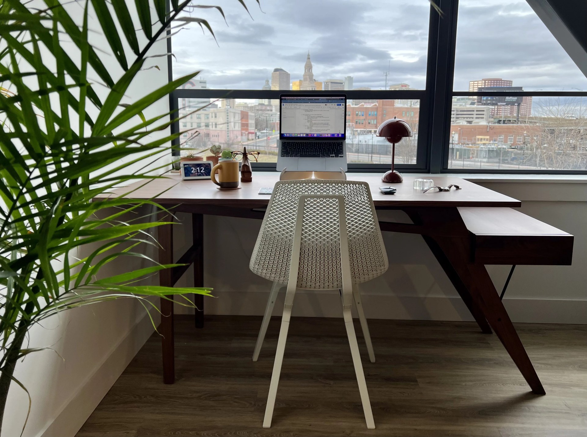 johnny brayson desk