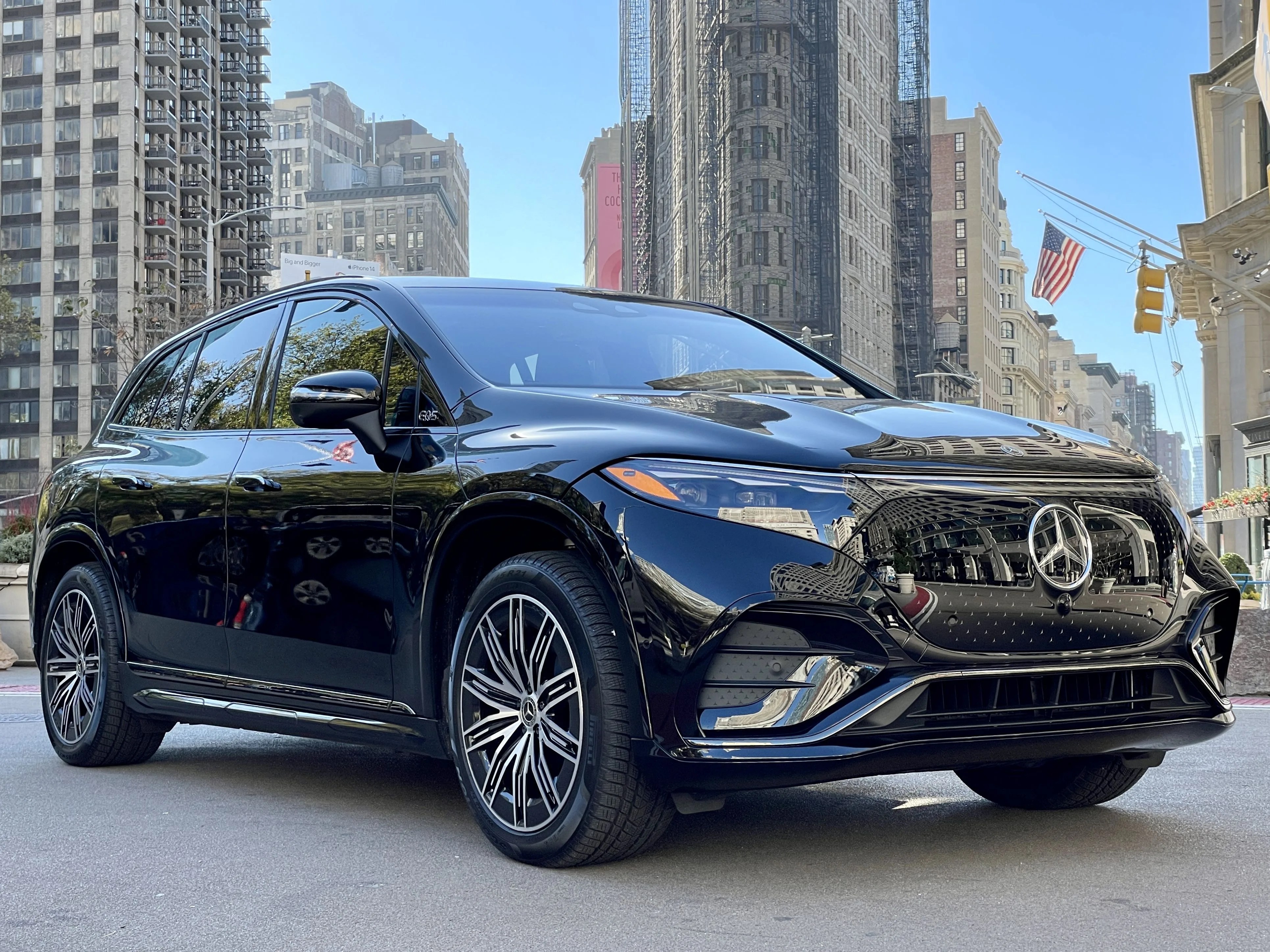 mercedes benz eqs suv in black
