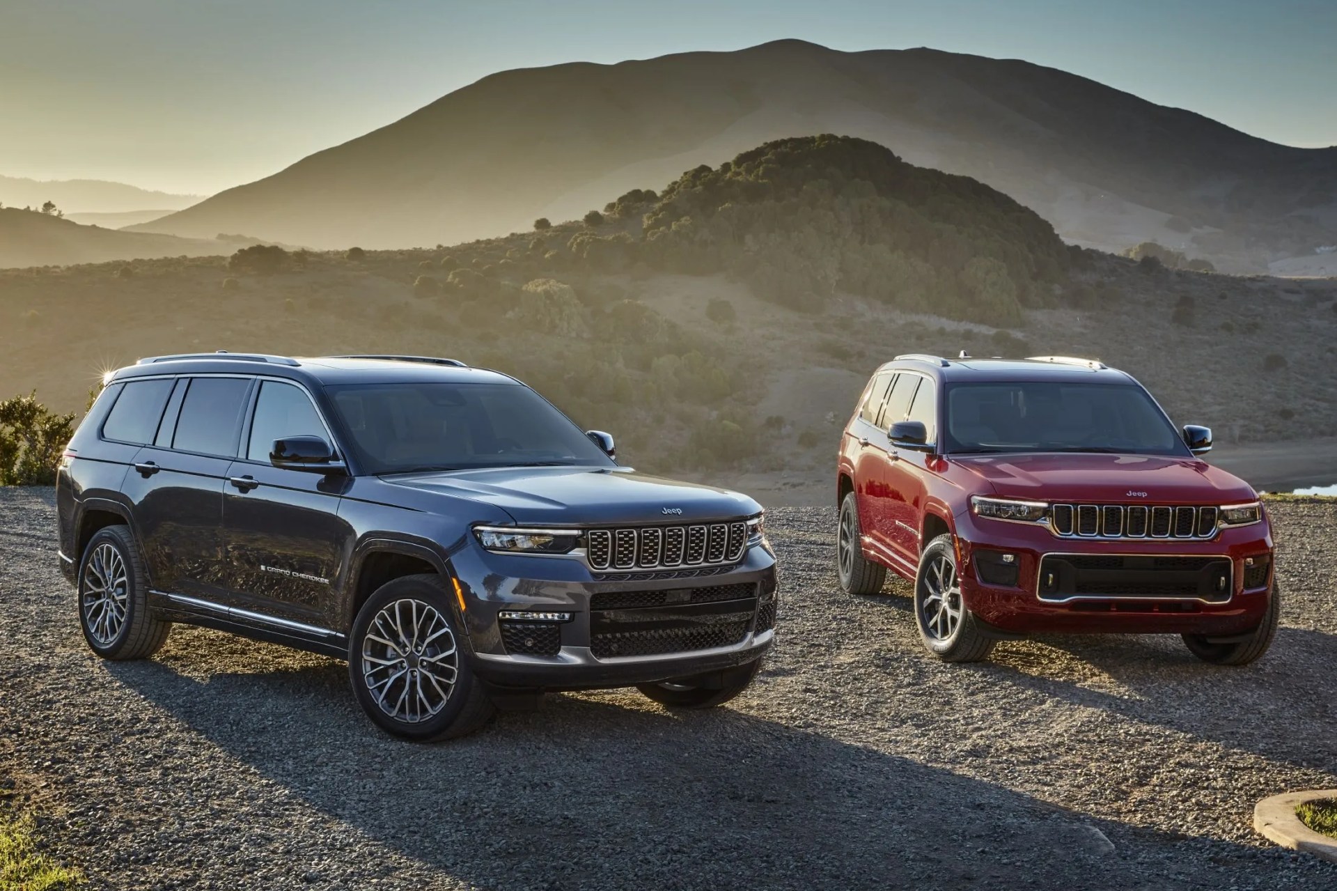 all new 2021 jeep® grand cherokee l summit reserve left and all new 2021 jeep® grand cherokee l overland right