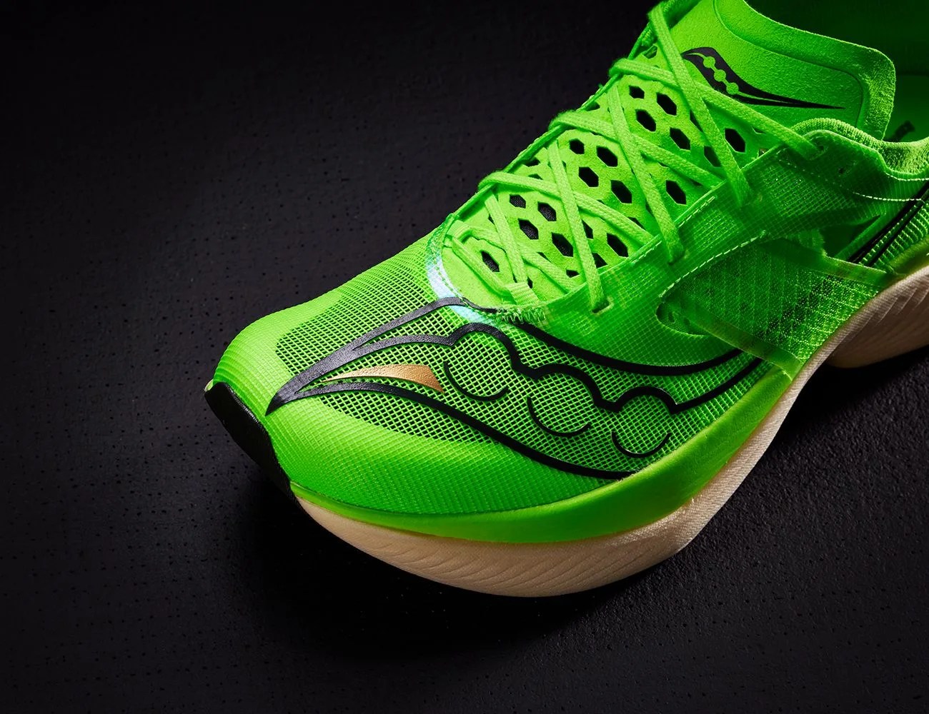 saucony endorphin pro in lime green close up of toe box