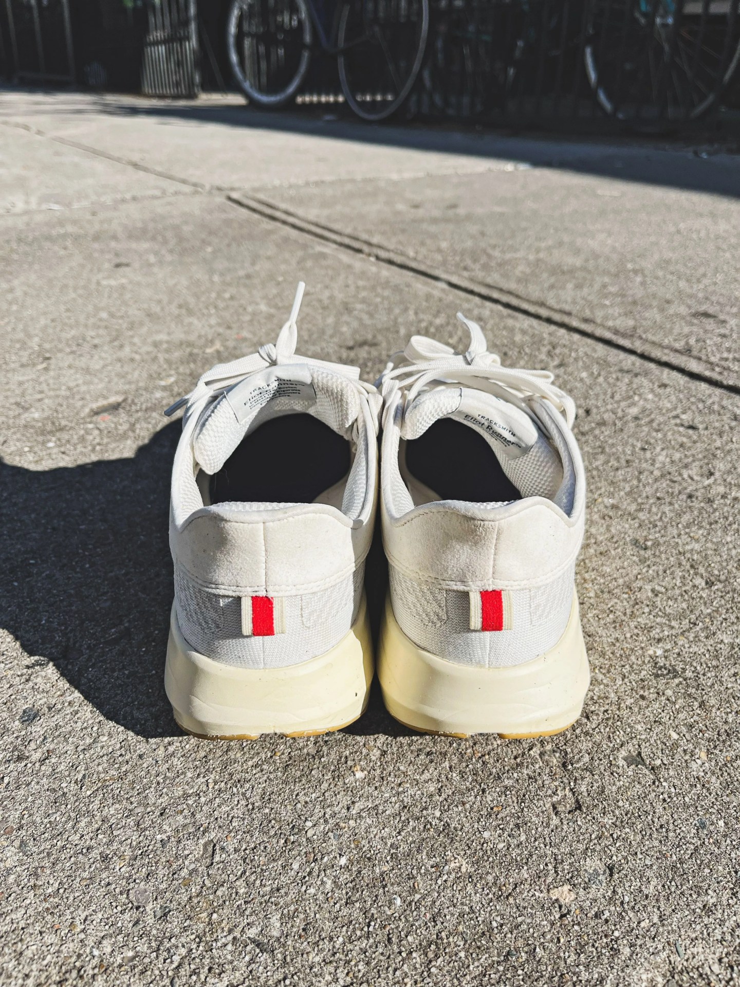 tracksmith eliot runner in white