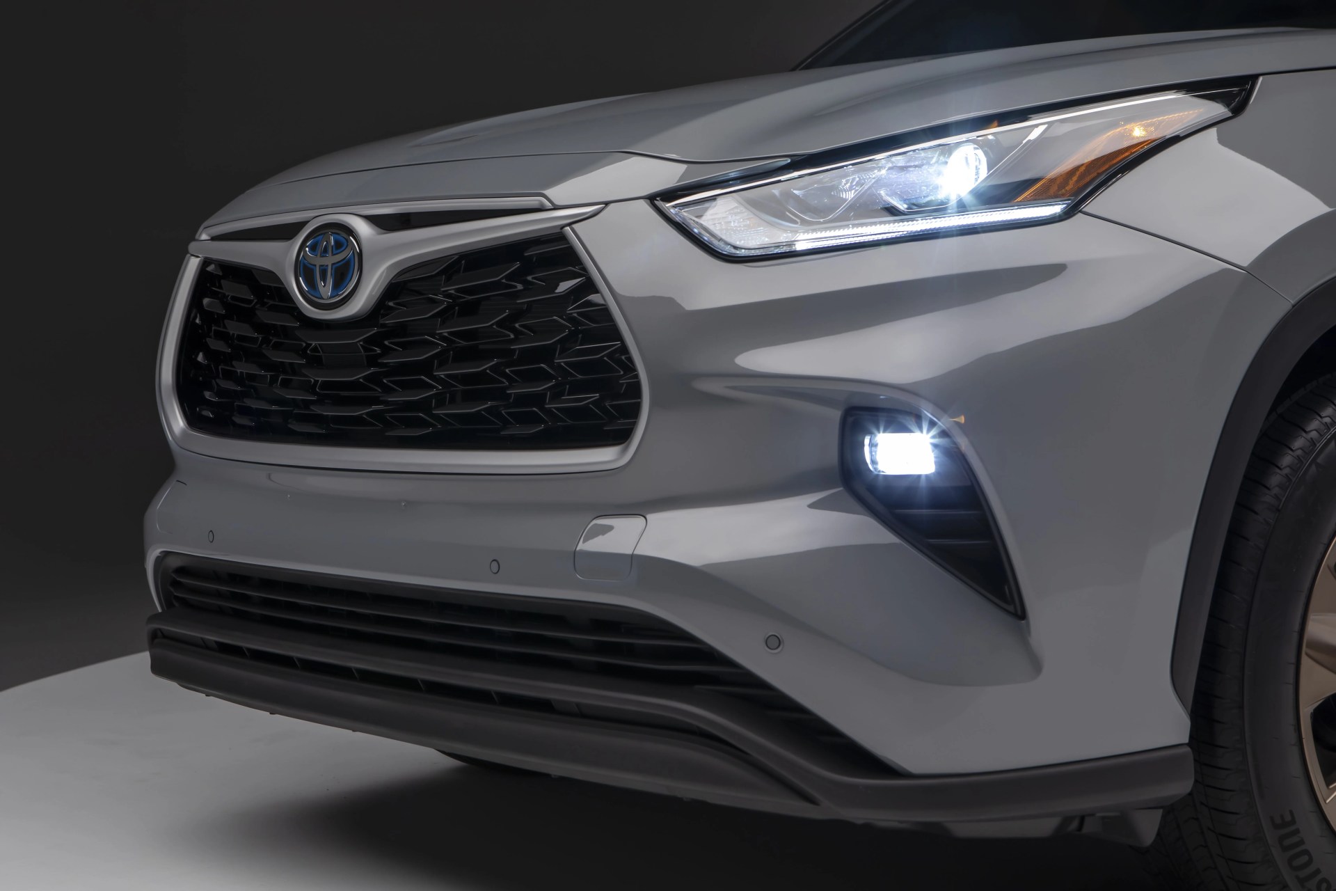 toyota highlander with a grey background