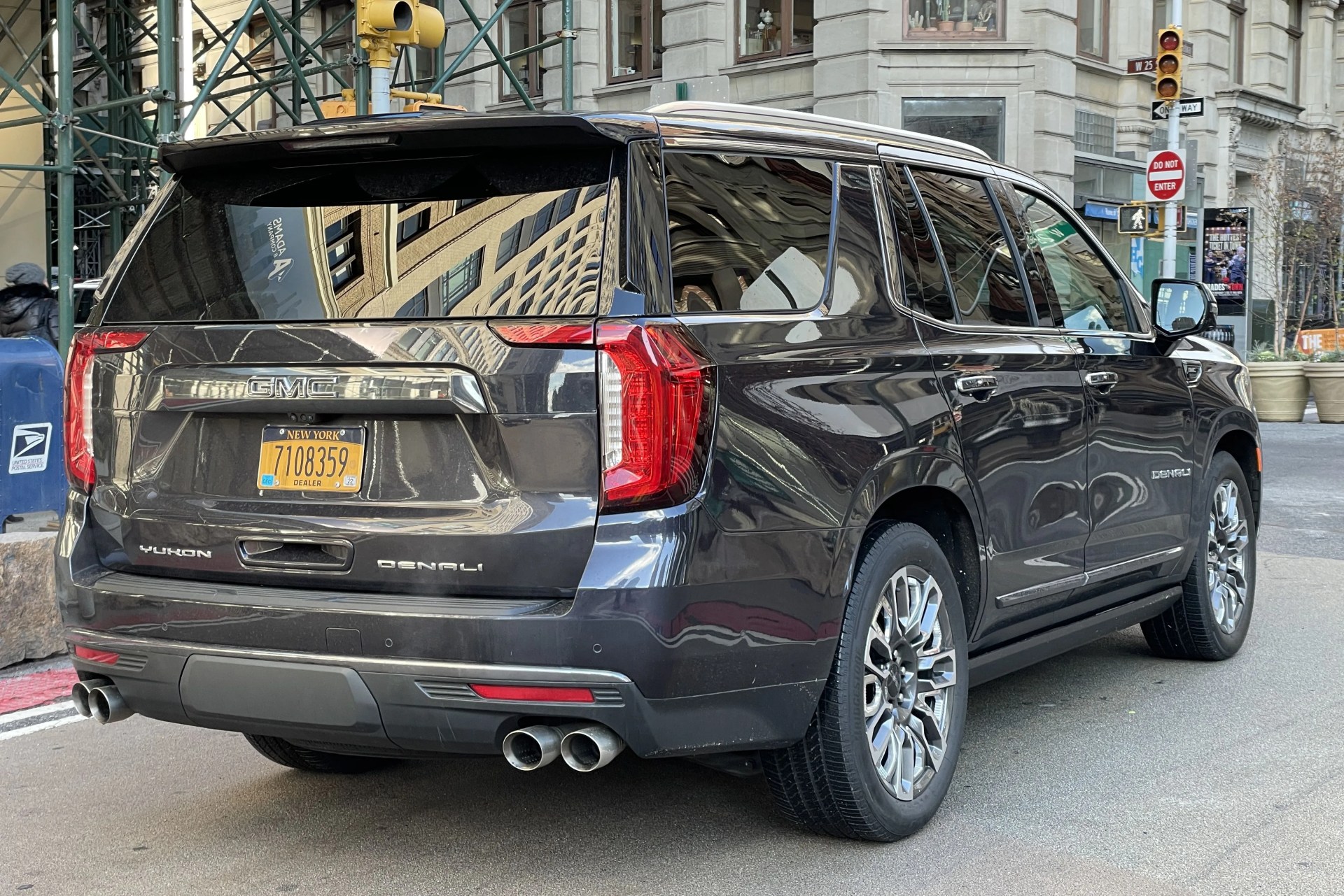 gmc yukon denali ultimate 2023