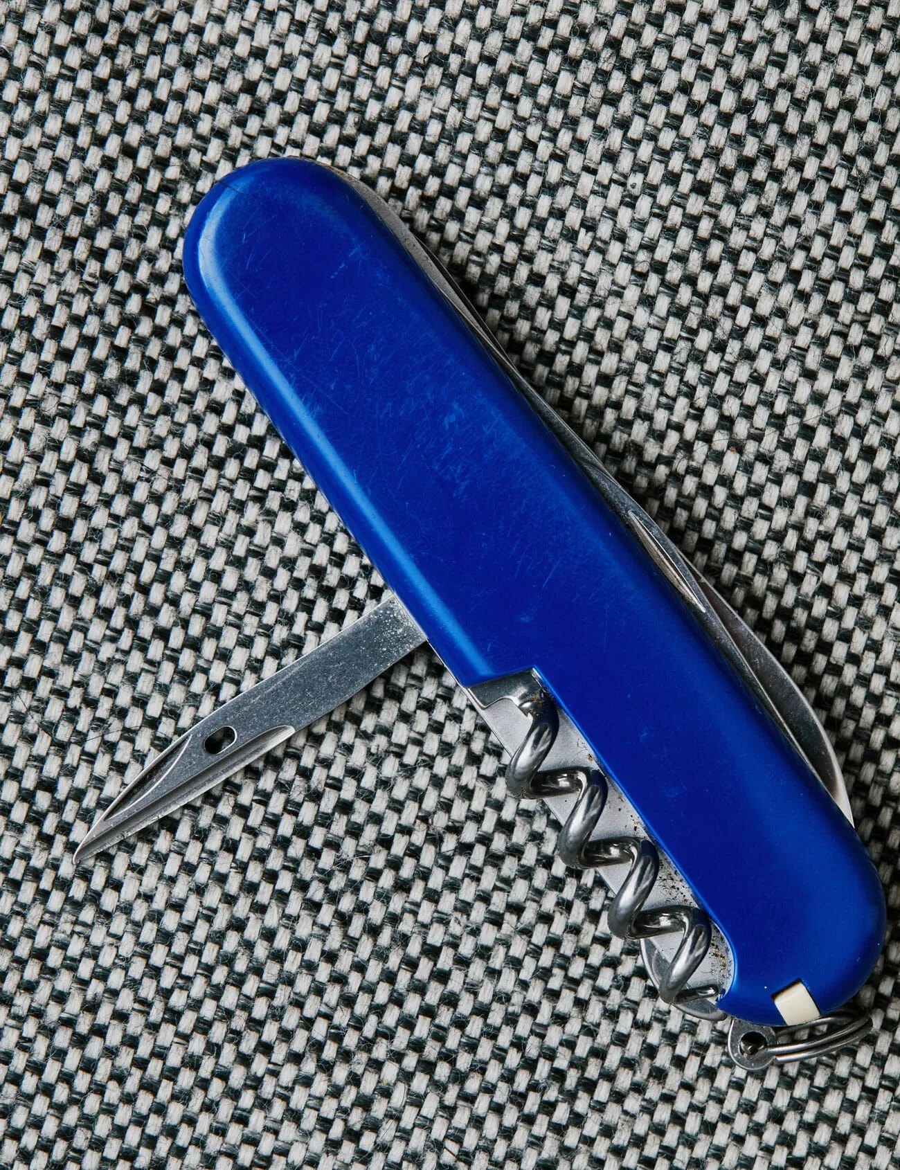 Awl-Hole-FD-Gear-Patrol-Amb