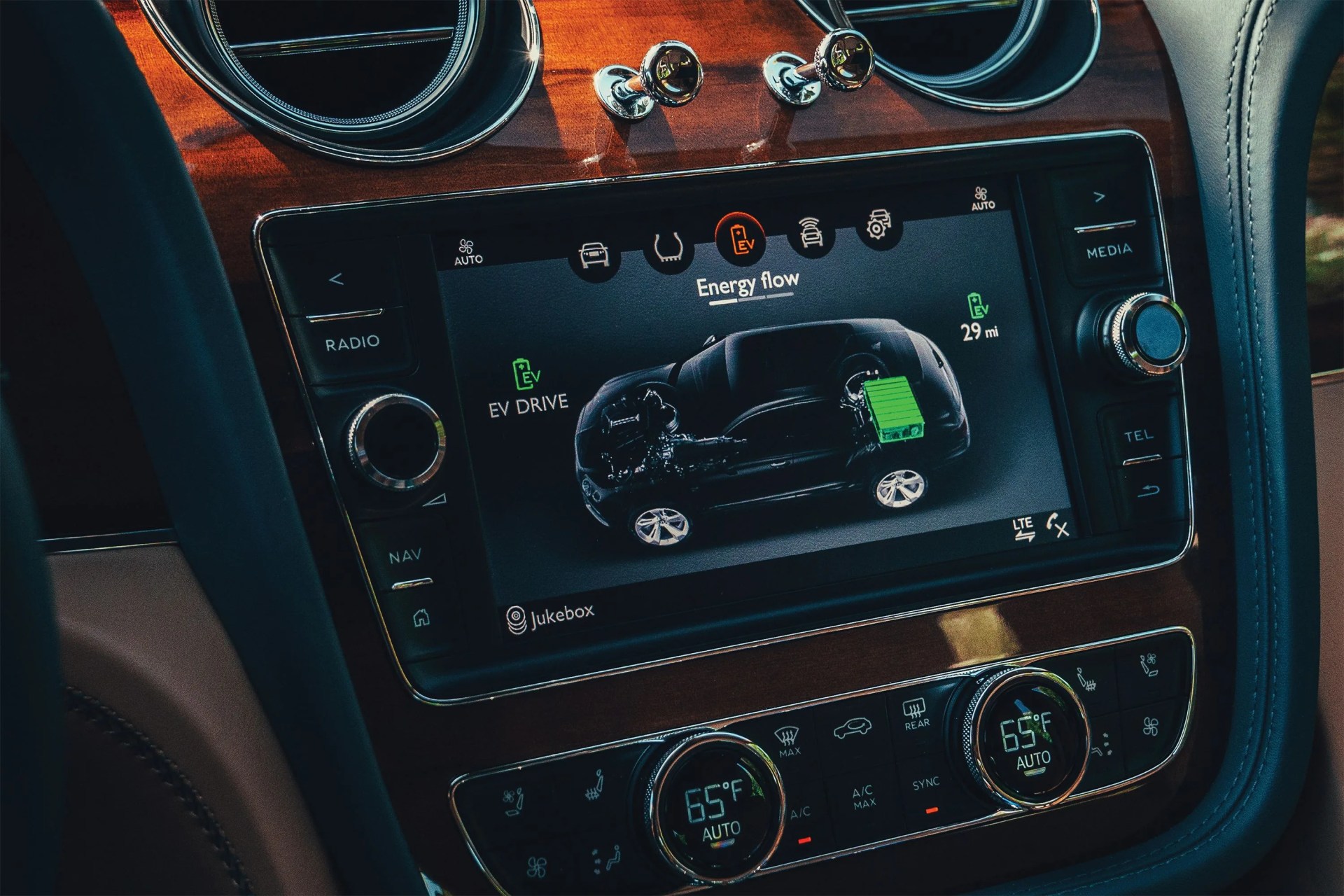 the interior screen of a bentley