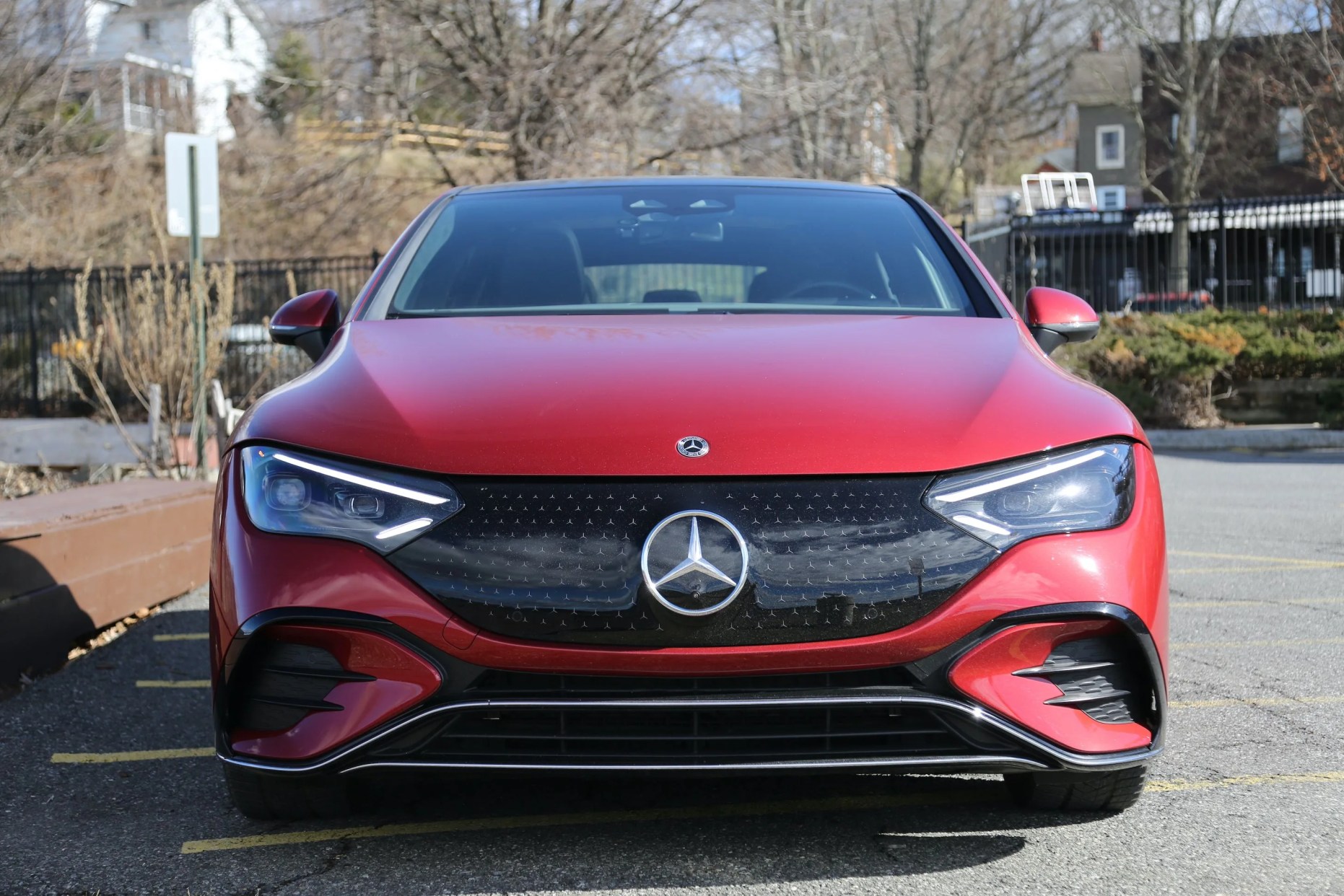 mercedes benz eqe 500 in red