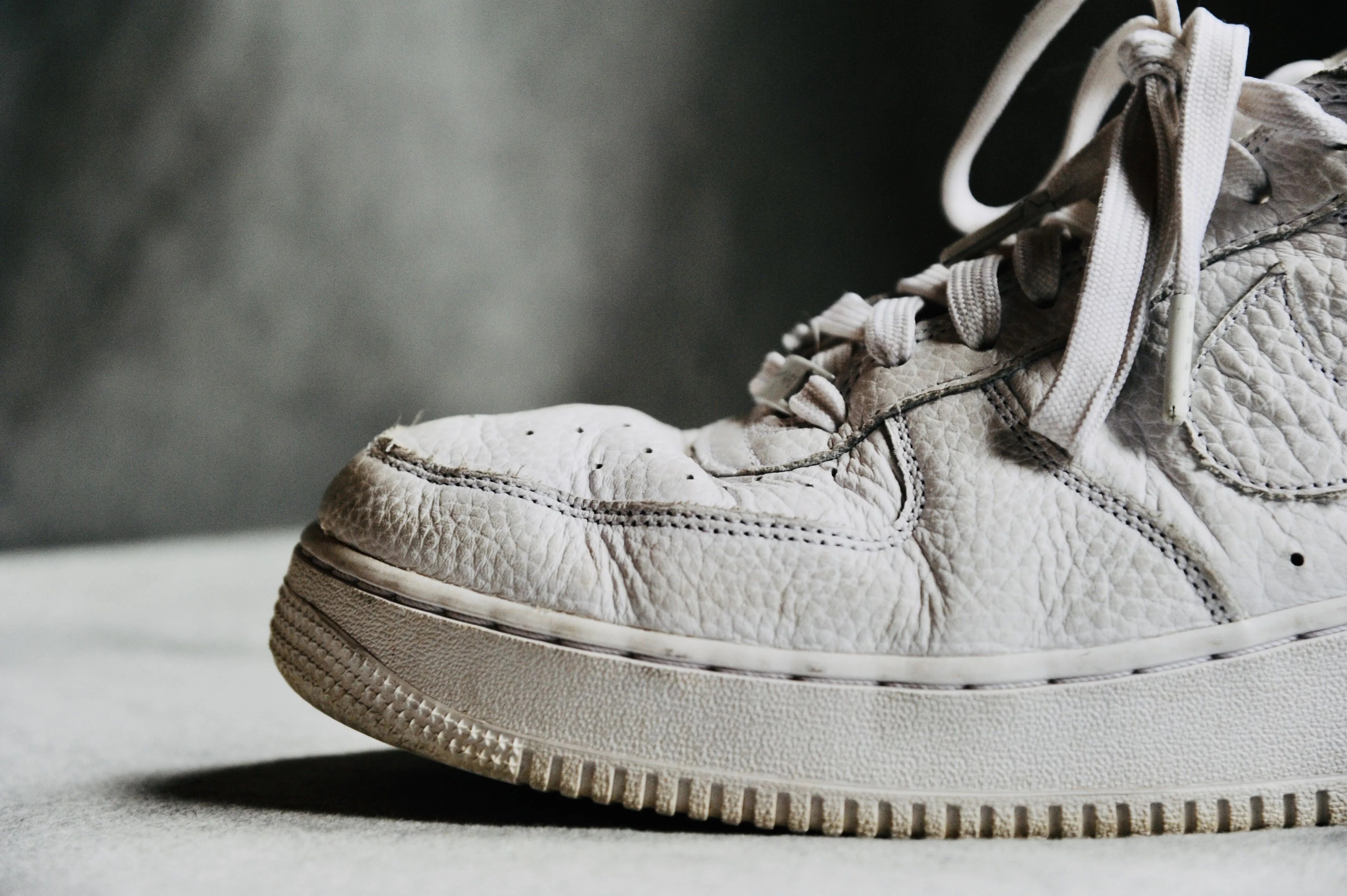 creases in a nike sneaker