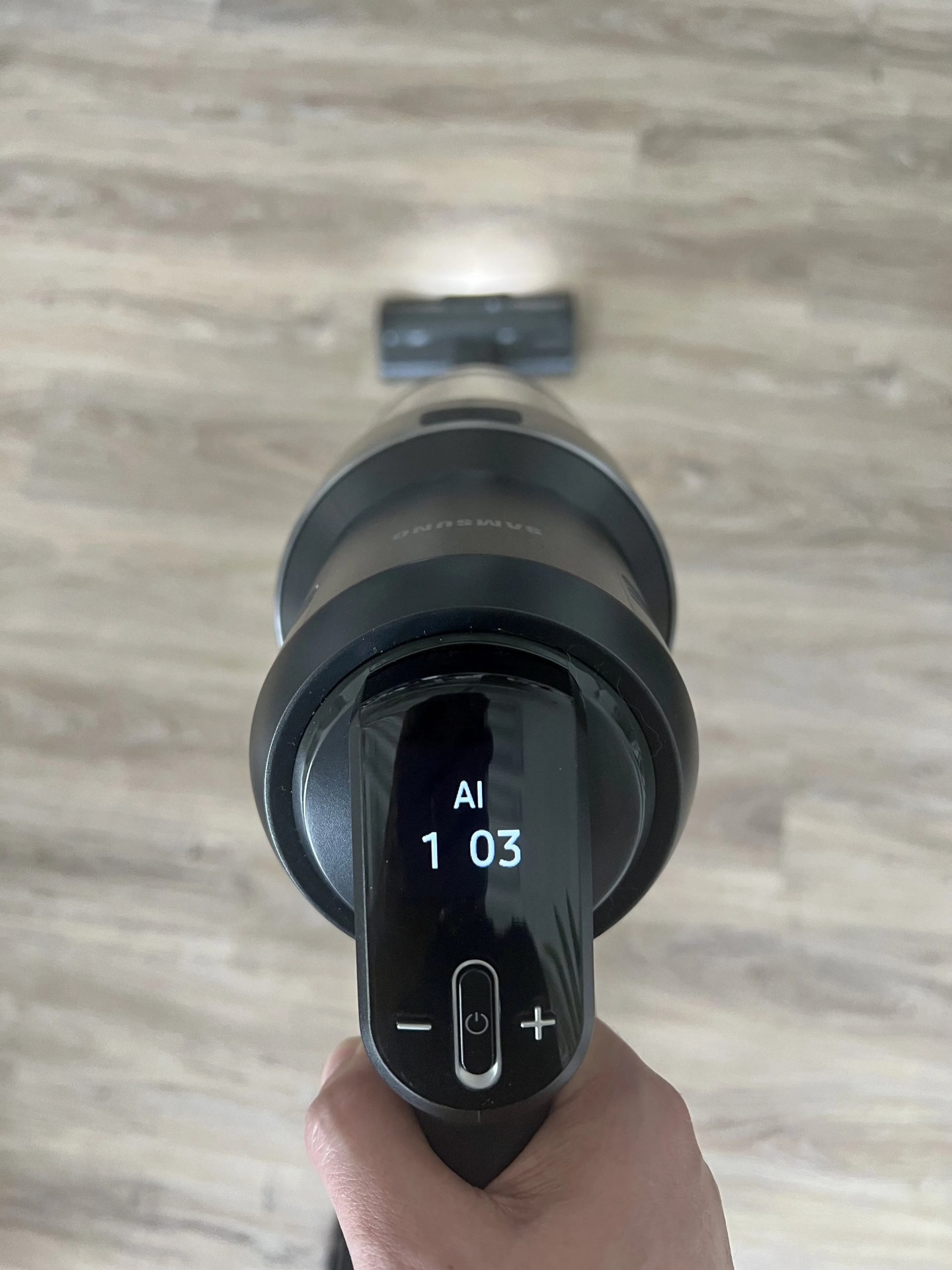 samsung bespoke jet ai vacuum cleaner display