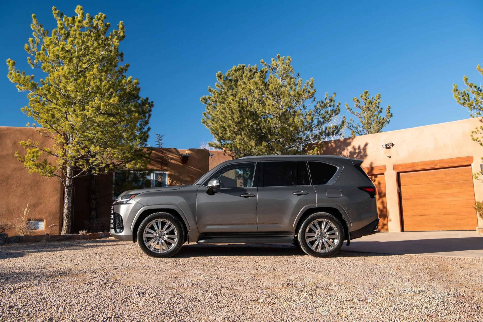 lexus lx 600