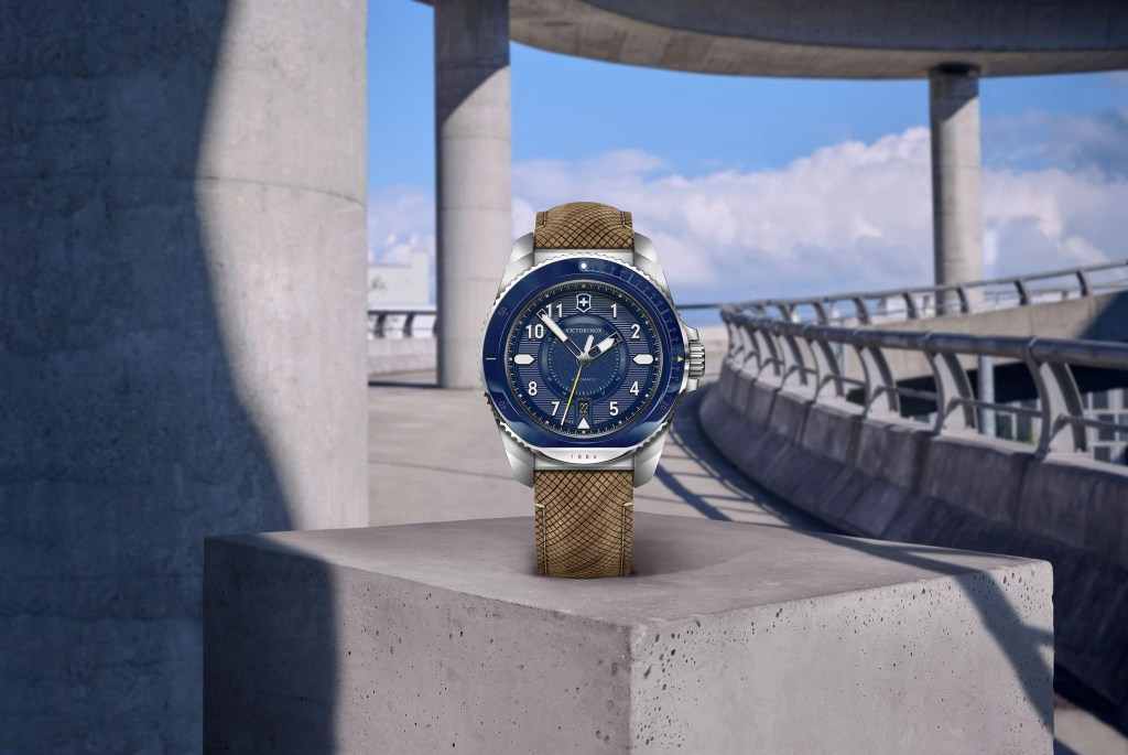 victorinox swiss army journey 1884 watch