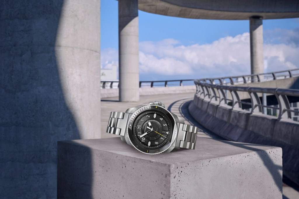 victorinox swiss army journey 1884 watch