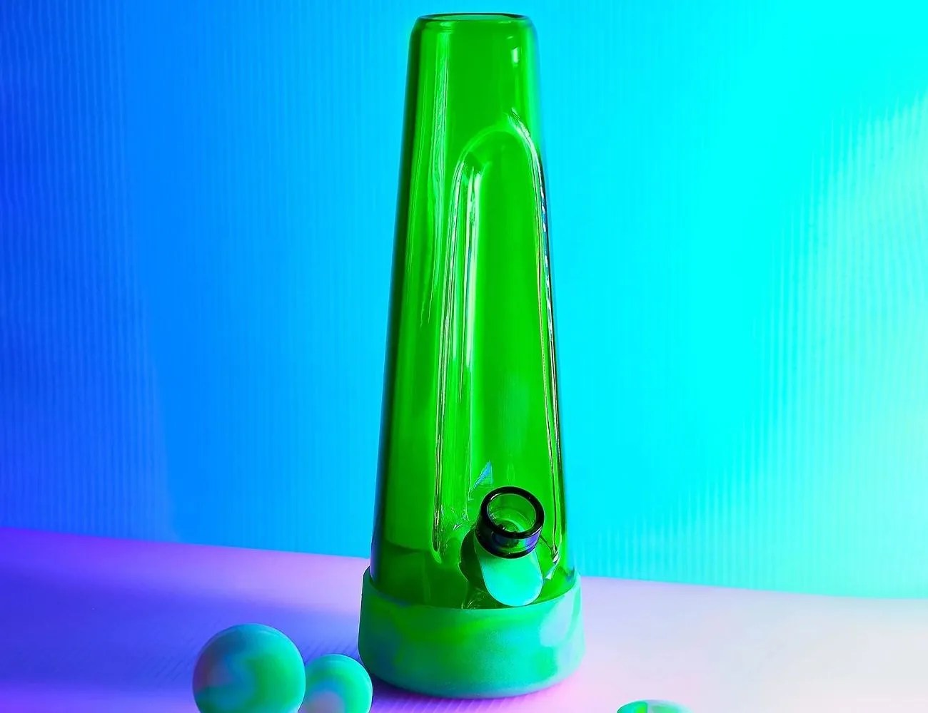 glow in the dark bong