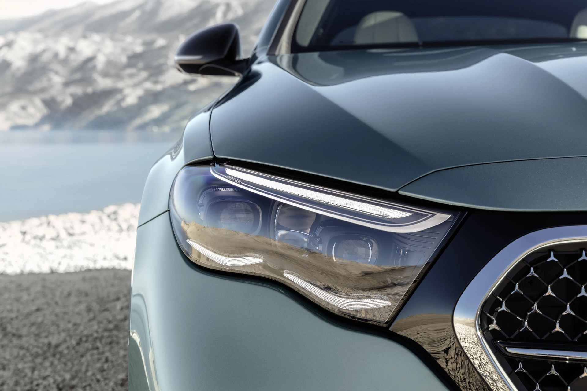 new mercedes benz e class grille and headlight detail