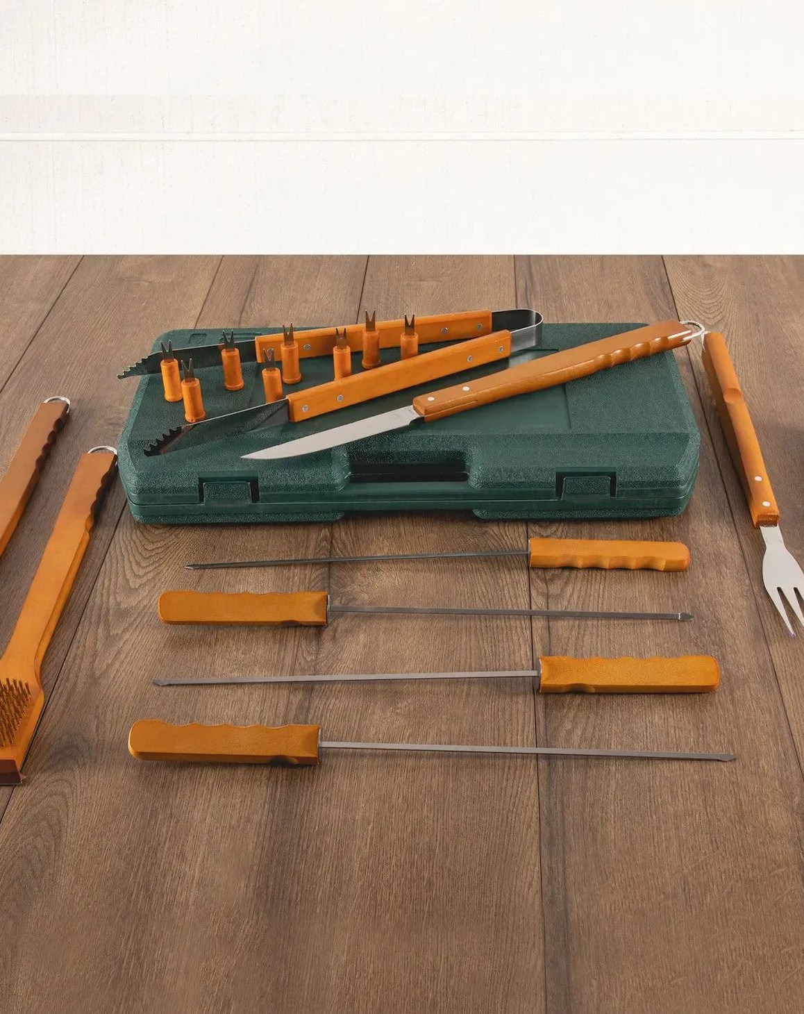 oniva 18 piece bbq case in green
