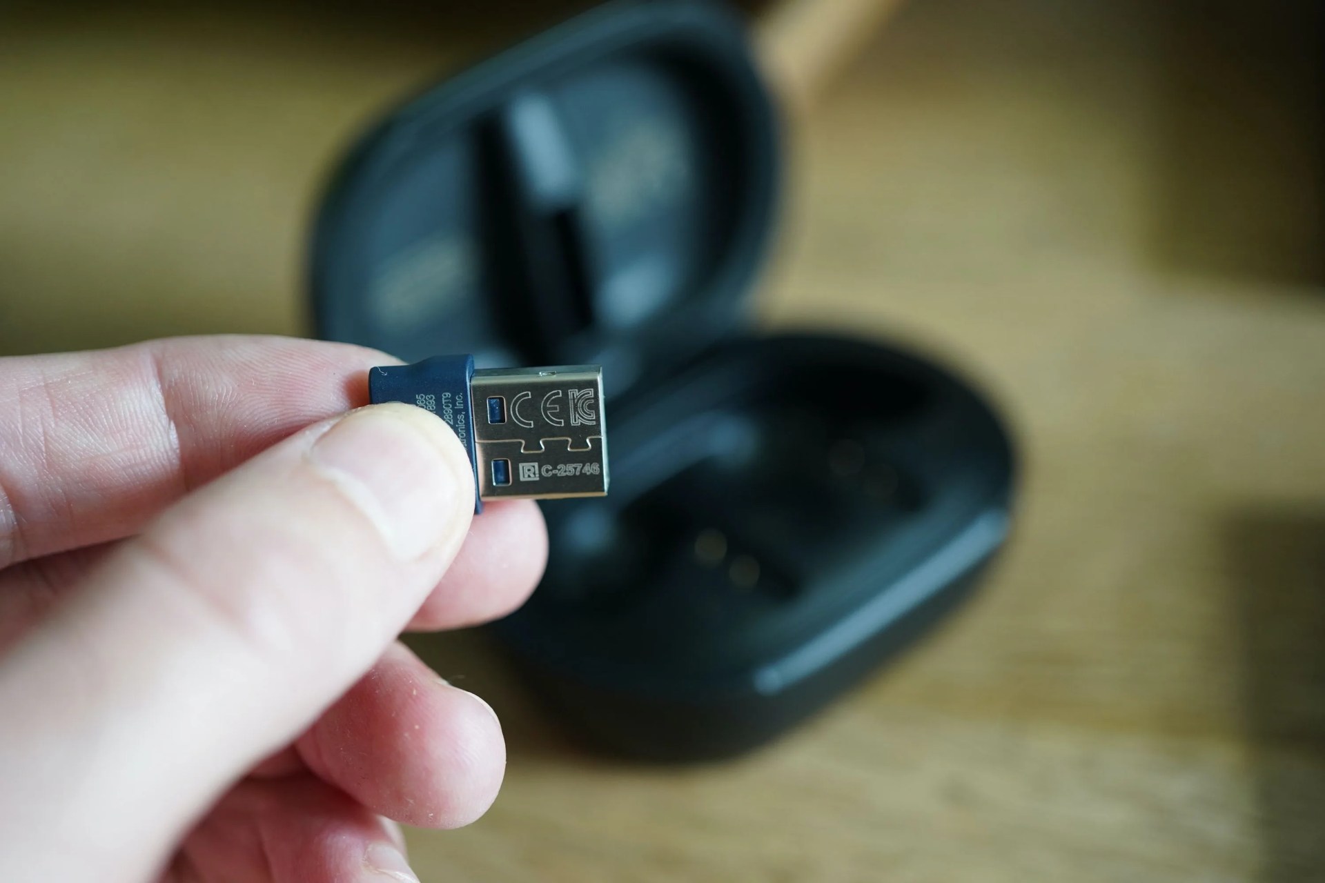poly voyager 60 earbuds