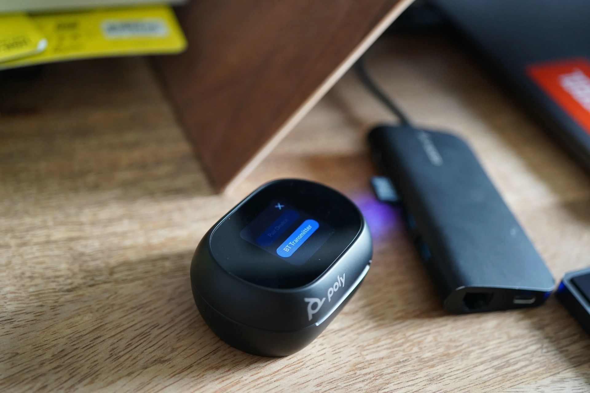 poly voyager 60 earbuds