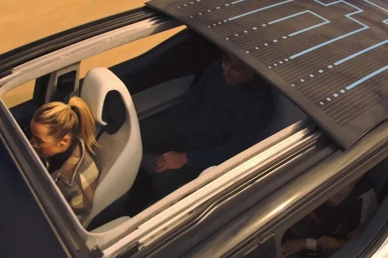 fisker ocean viewed from top with solar roof open