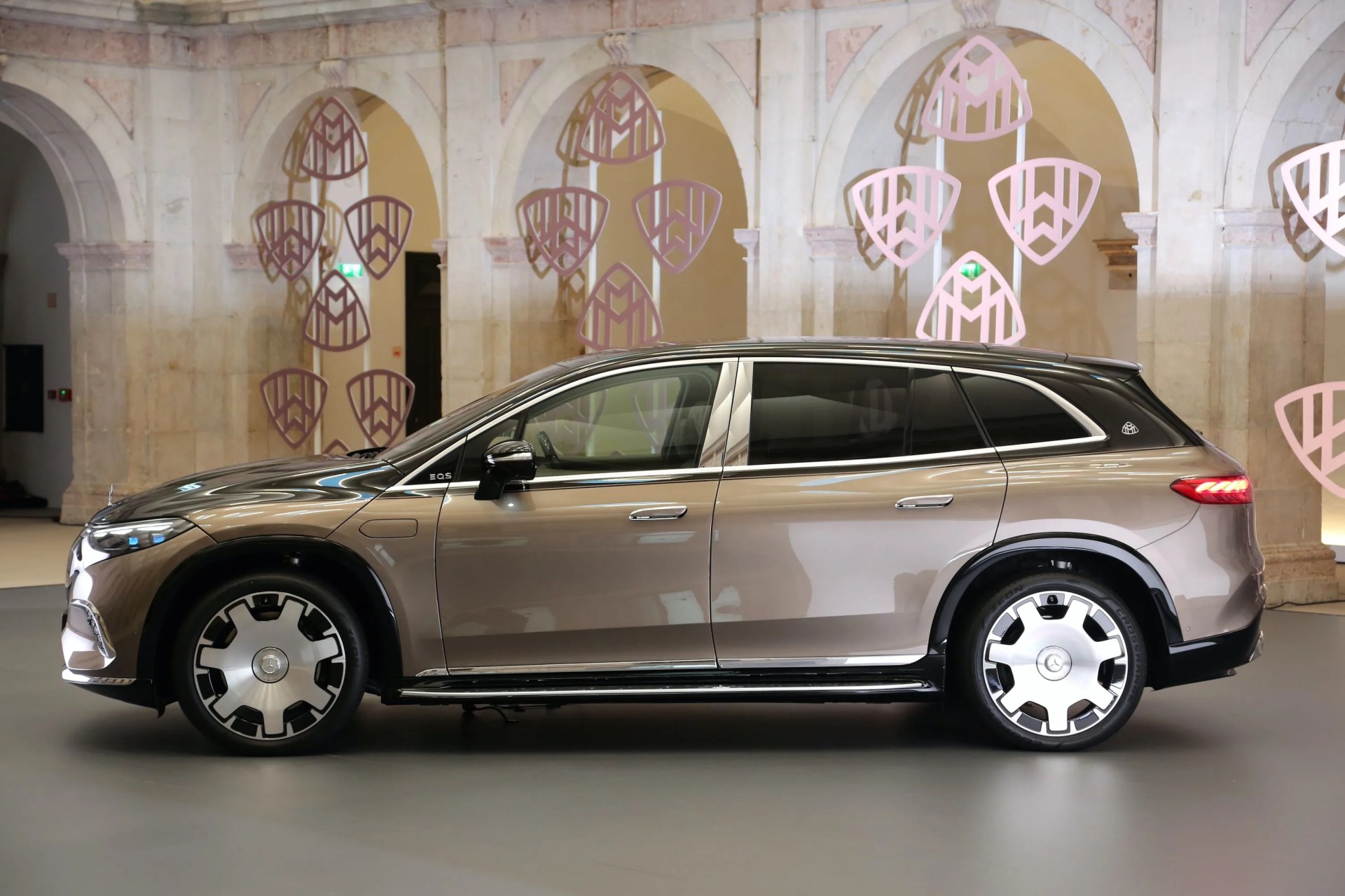 mercedes maybach eqs suv 2024