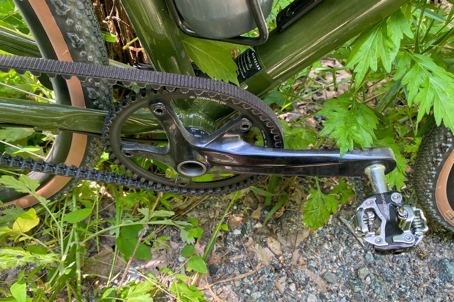 priority apollo bike pedal and chain