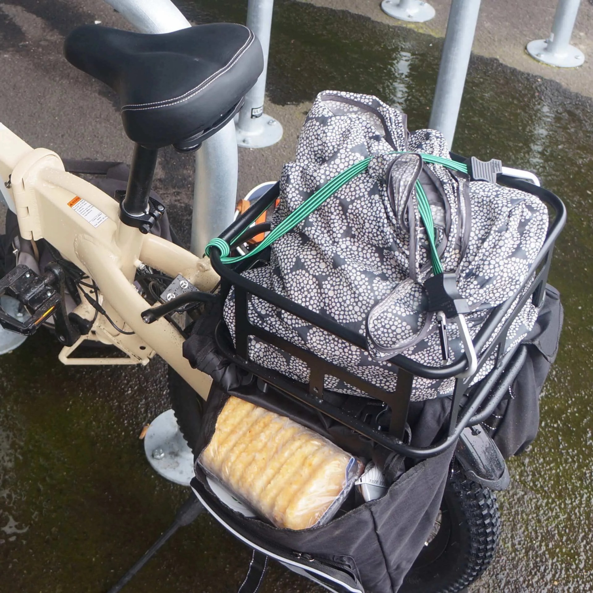 hauling groceries with the fully loaded xp lite rear rack and pannier bags