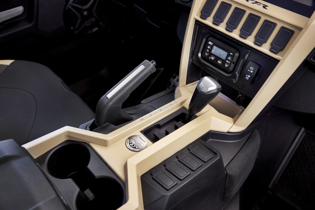 2023 wolverine rmax2 1000 xtr