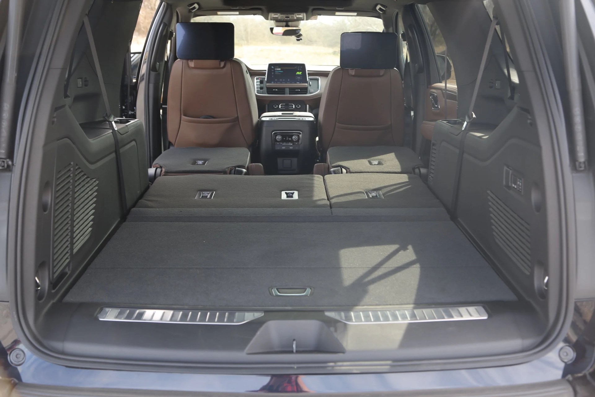 chevrolet suburban 2023 in blue