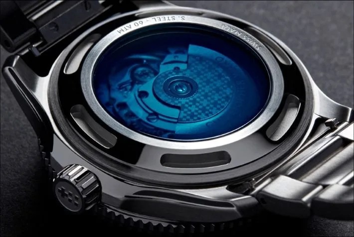 back of a c60 sapphire watch
