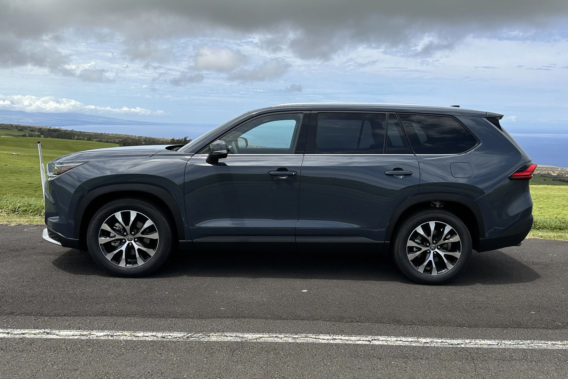 toyota grand highlander side profile