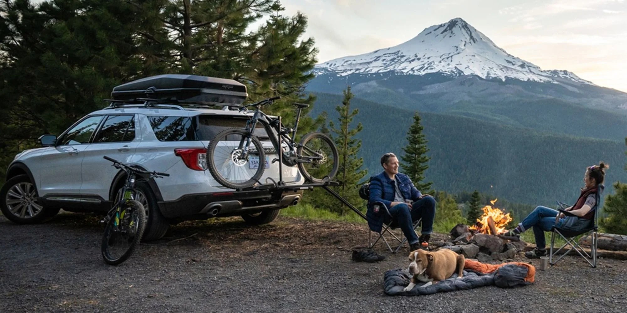 yakima skybox 12 roof box on car