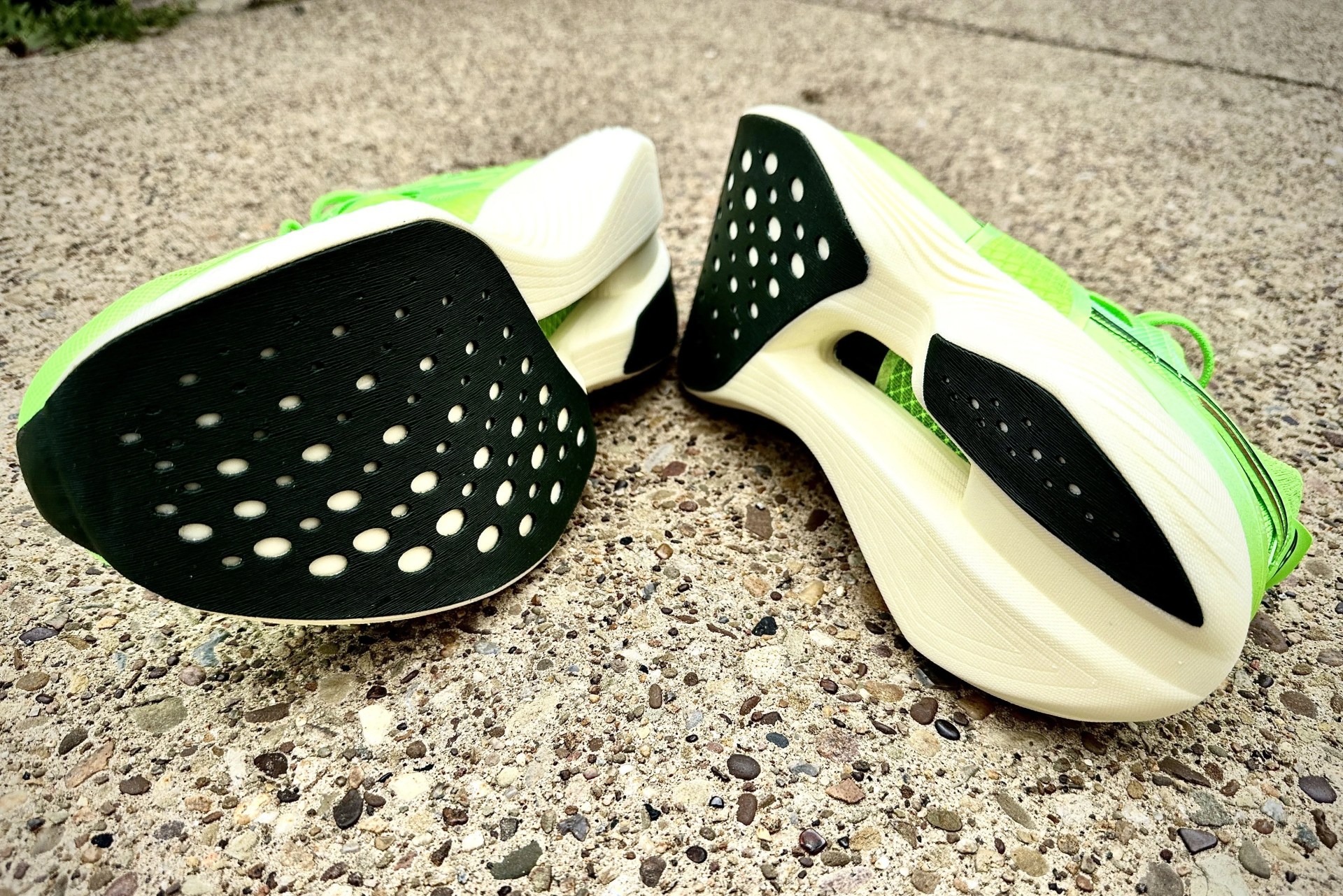 saucony endrophin elite sneaker