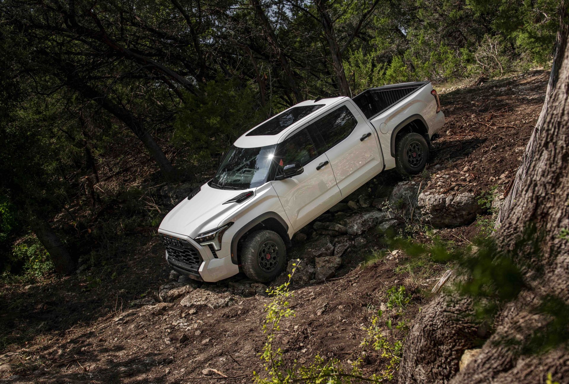 toyota tundra hybrid off roading